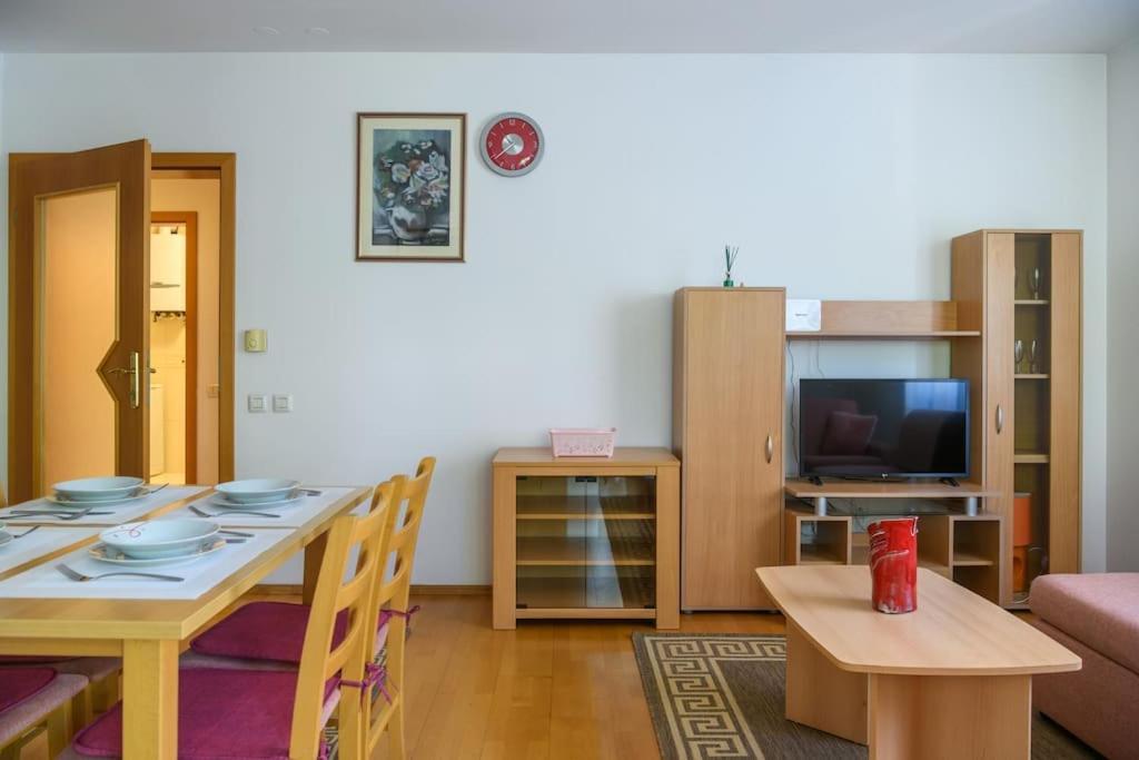 Apartment Sunce พูลา ภายนอก รูปภาพ